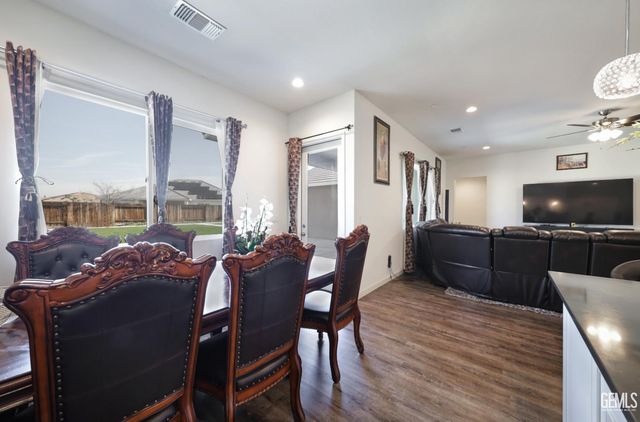 16002 Canterbury Court, Bakersfield, CA 93314