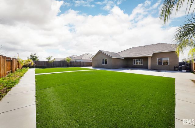 16002 Canterbury Court, Bakersfield, CA 93314