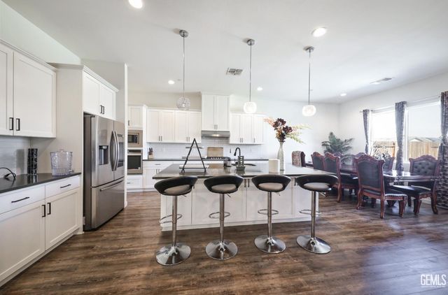 16002 Canterbury Court, Bakersfield, CA 93314