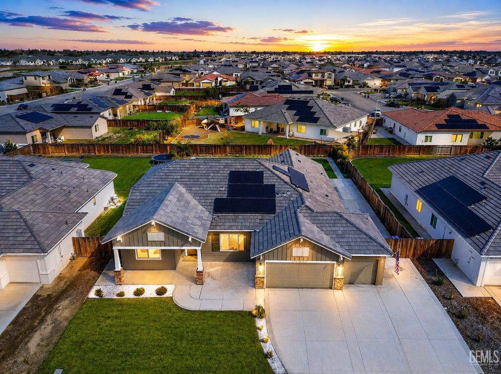 16002 Canterbury Court, Bakersfield, CA 93314