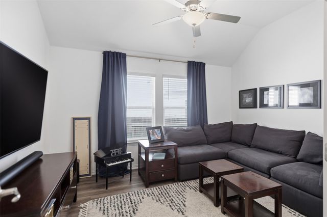 544 Cherrystone LOOP, Buda, TX 78610