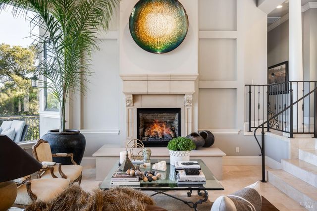 10 Canterbury Dr, Napa, CA 94558