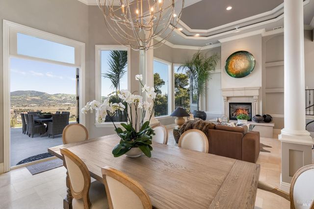 10 Canterbury Dr, Napa, CA 94558