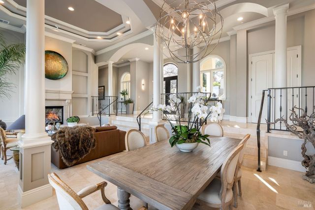 10 Canterbury Dr, Napa, CA 94558