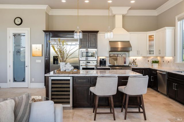 10 Canterbury Dr, Napa, CA 94558