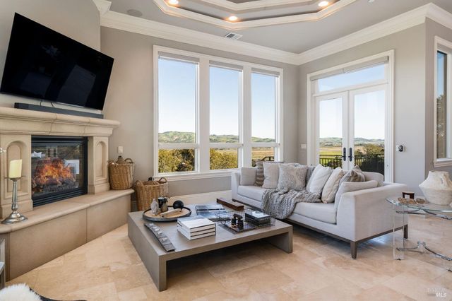 10 Canterbury Dr, Napa, CA 94558