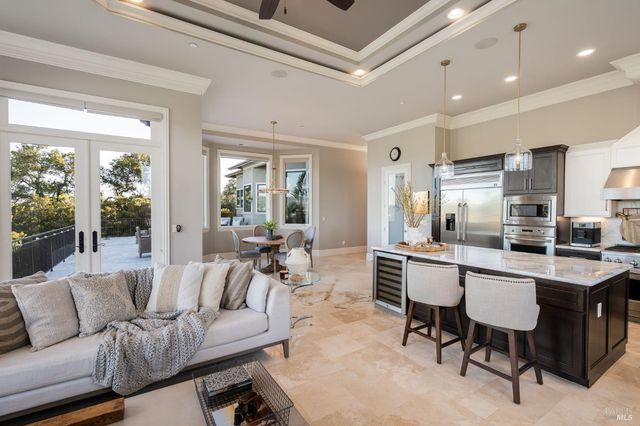 10 Canterbury Dr, Napa, CA 94558