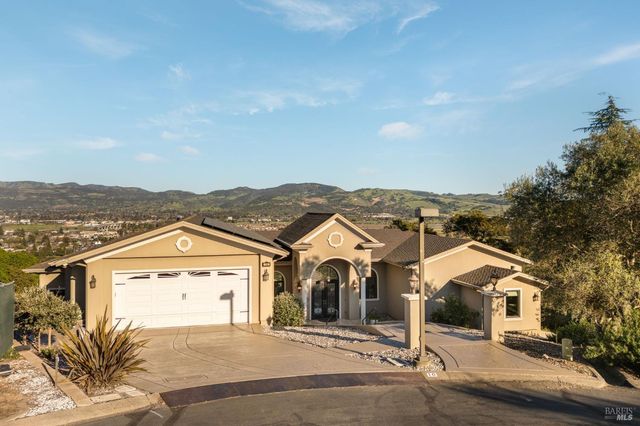 10 Canterbury Dr, Napa, CA 94558