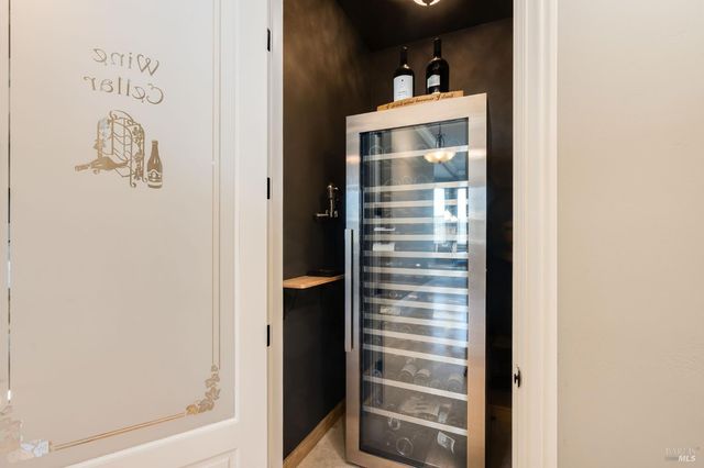 10 Canterbury Dr, Napa, CA 94558