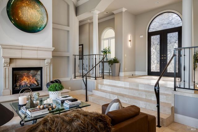 10 Canterbury Dr, Napa, CA 94558