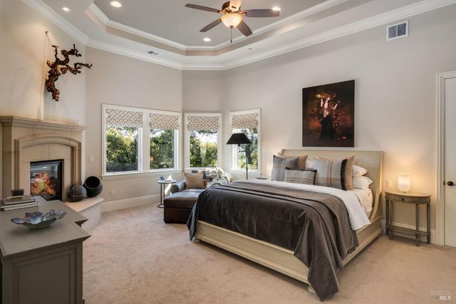 10 Canterbury Dr, Napa, CA 94558