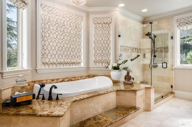 10 Canterbury Dr, Napa, CA 94558