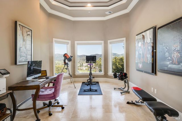 10 Canterbury Dr, Napa, CA 94558