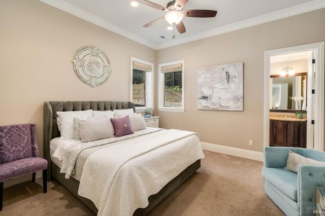 10 Canterbury Dr, Napa, CA 94558