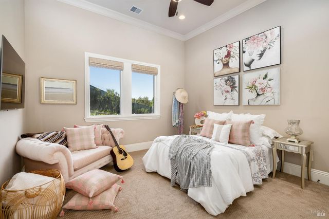 10 Canterbury Dr, Napa, CA 94558