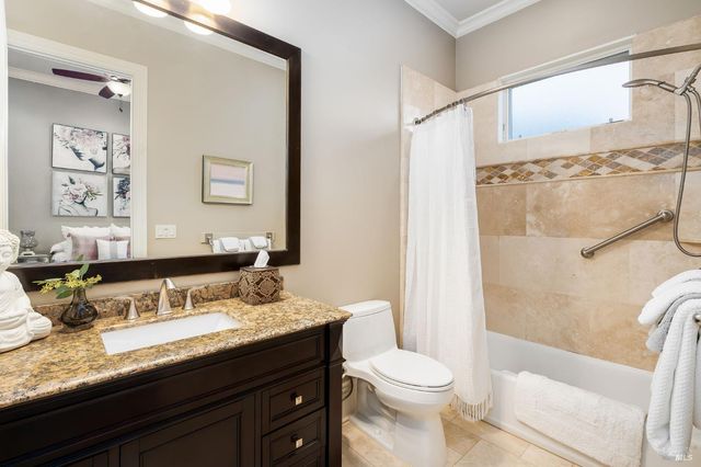 10 Canterbury Dr, Napa, CA 94558