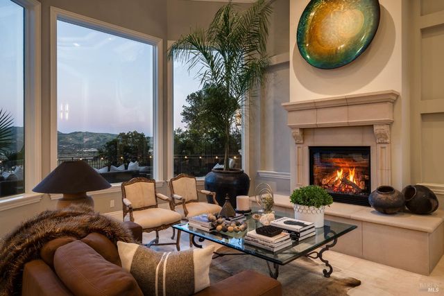 10 Canterbury Dr, Napa, CA 94558