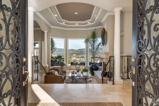 10 Canterbury Dr, Napa, CA 94558