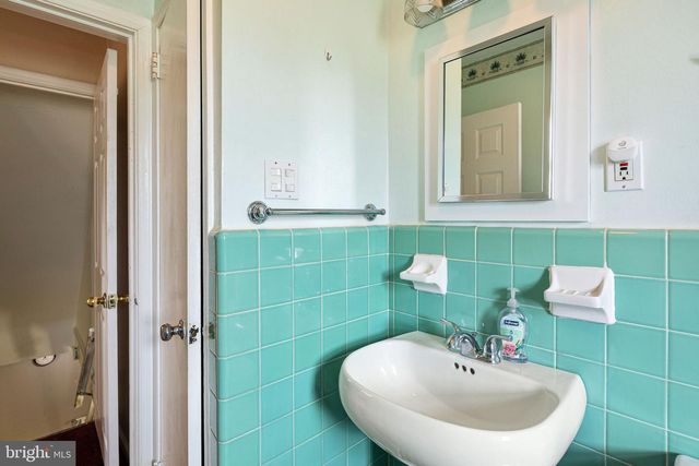 513 BURGESS ST, Philadelphia, PA 19116