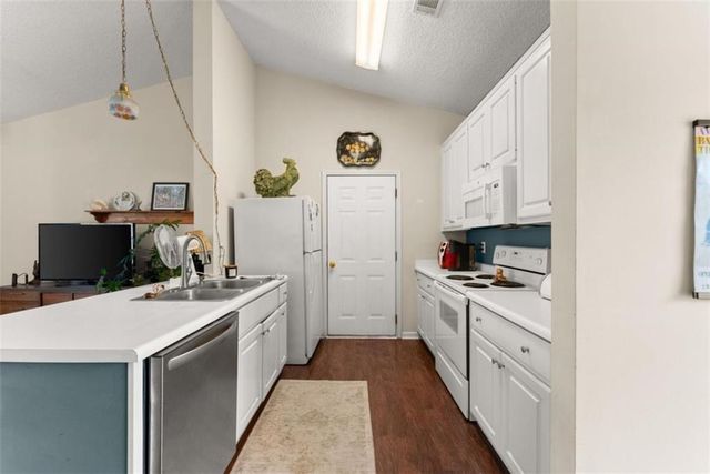 3033 Bentley Park Circle, Gainesville, GA 30504