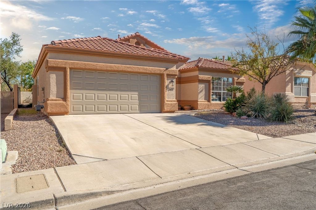 Image 2 of property listing at 344 Lingering Lane, Henderson, NV 89012