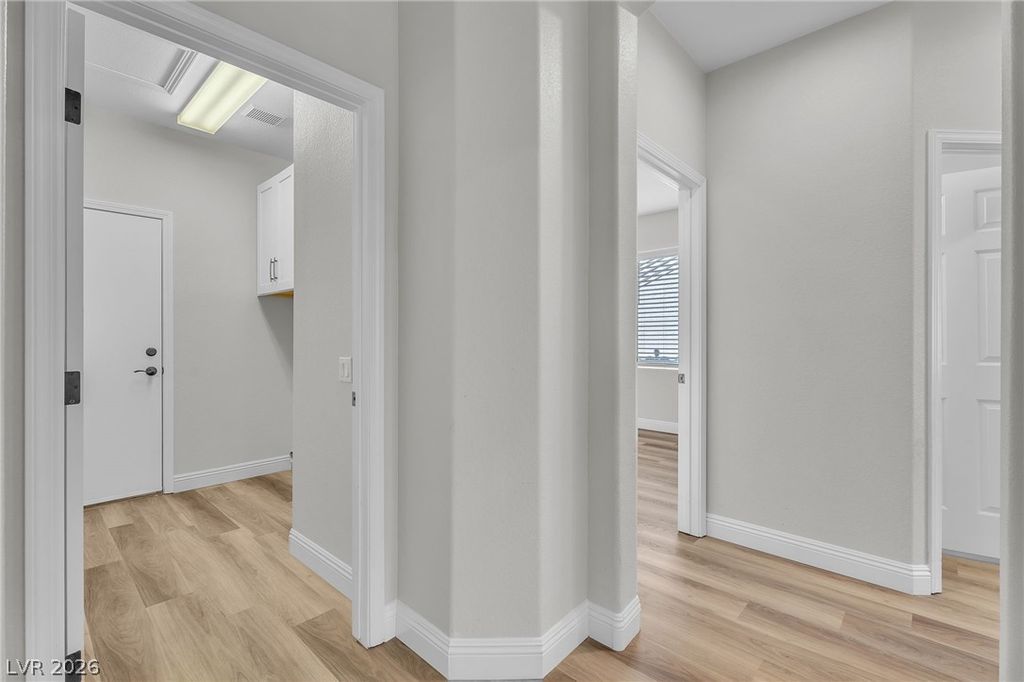Image 32 of property listing at 344 Lingering Lane, Henderson, NV 89012