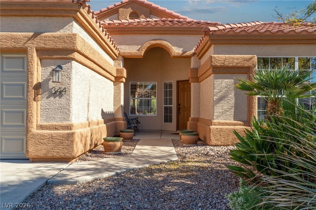 Image 4 of property listing at 344 Lingering Lane, Henderson, NV 89012