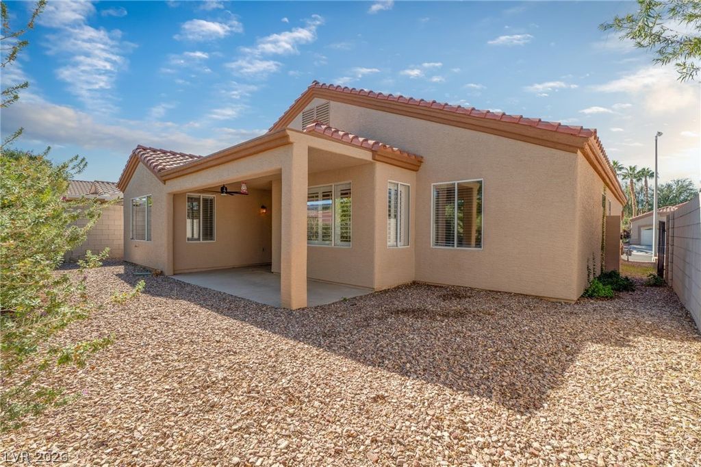 Image 41 of property listing at 344 Lingering Lane, Henderson, NV 89012