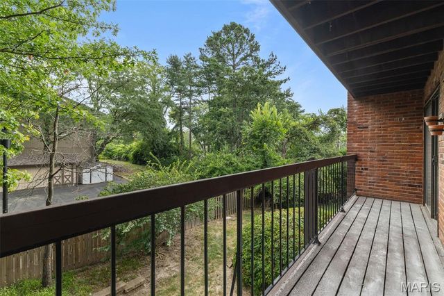 514 Coeur De Royale Drive 202, Creve Coeur, MO 63141