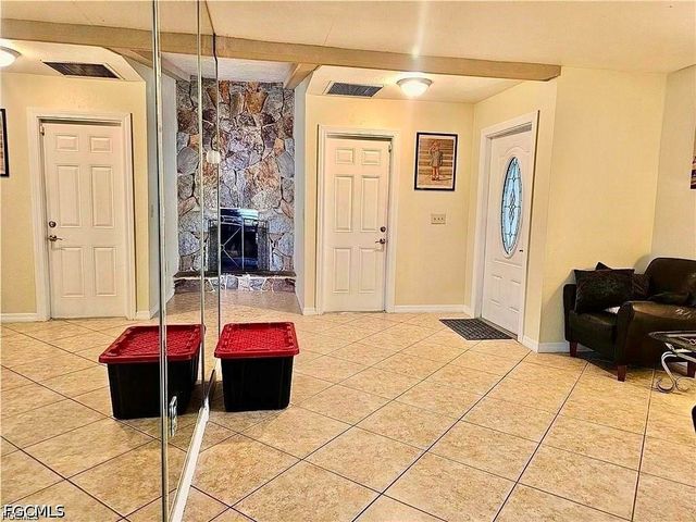 124 SE 31st ST, Cape Coral, FL 33904