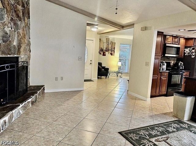 124 SE 31st ST, Cape Coral, FL 33904