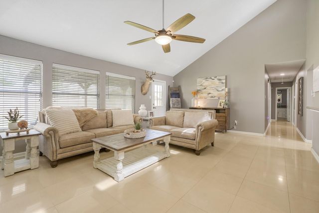 819 Fall Creek Drive, Huffman, TX 77336