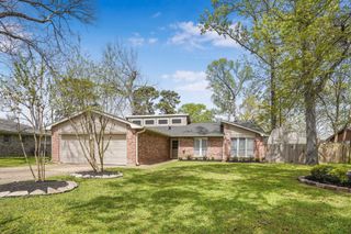 819 Fall Creek Drive, Huffman, TX 77336