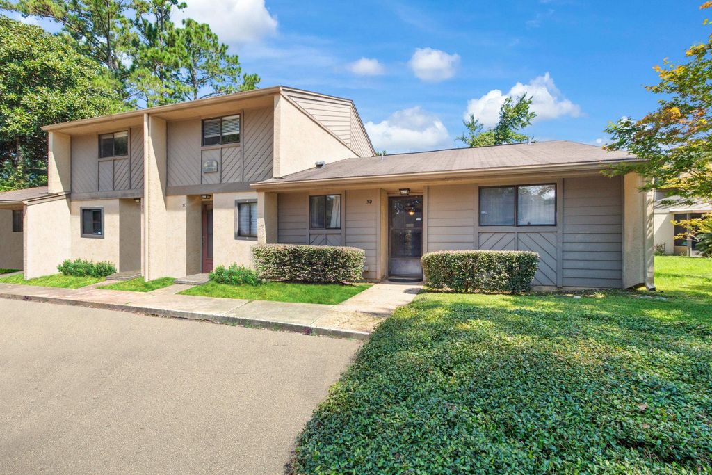 Image 1 of property listing at 1571 Stone Rd 3D, Tallahassee, FL 32303