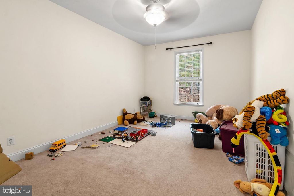 Image 19 of property listing at 12740 GREAT LN, Lusby, MD 20657