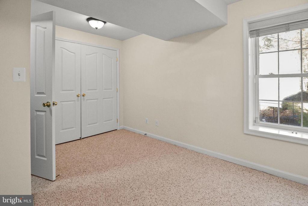 Image 27 of property listing at 12740 GREAT LN, Lusby, MD 20657