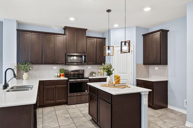 2086 Wind Chime Way, New Braunfels, TX 78130