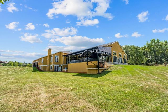 3583 Darby Knolls Boulevard, Hilliard, OH 43026