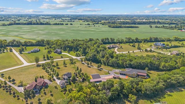 3583 Darby Knolls Boulevard, Hilliard, OH 43026