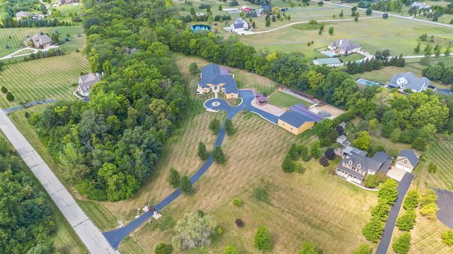 3583 Darby Knolls Boulevard, Hilliard, OH 43026