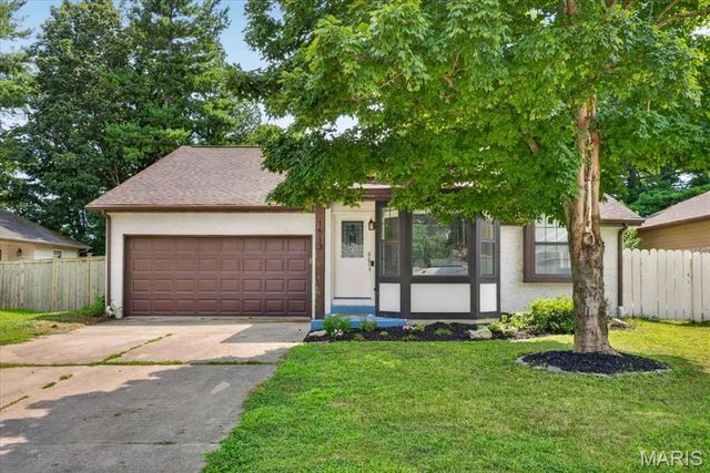 1513 Royal Oak Court, O'fallon, IL 62269