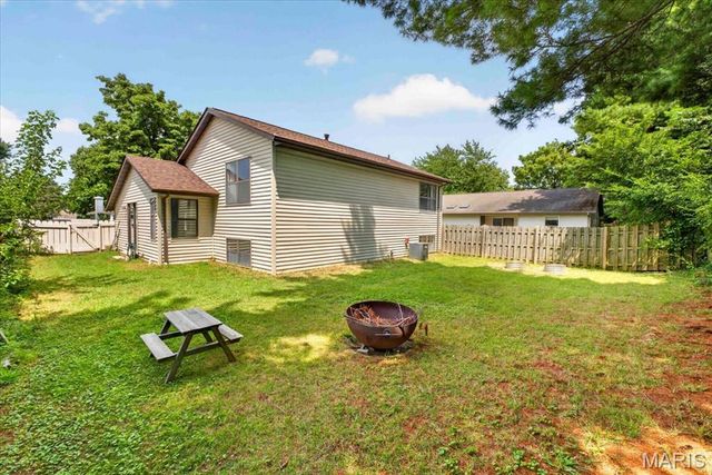 1513 Royal Oak Court, O'fallon, IL 62269
