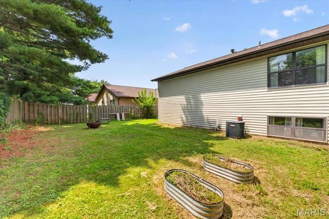 1513 Royal Oak Court, O'fallon, IL 62269