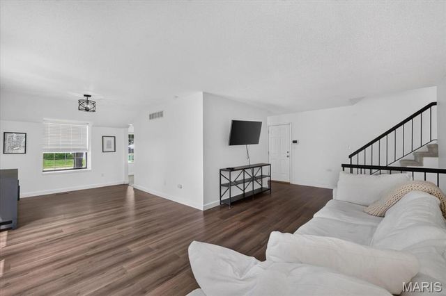 1513 Royal Oak Court, O'fallon, IL 62269