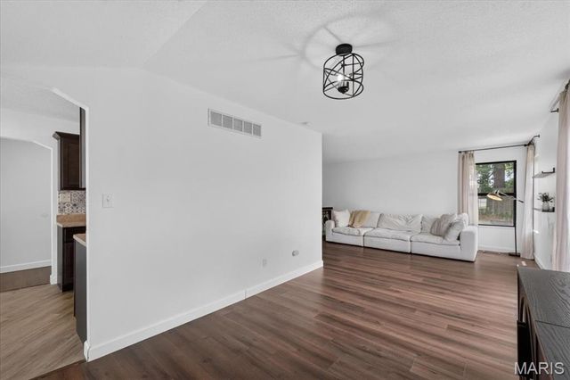 1513 Royal Oak Court, O'fallon, IL 62269