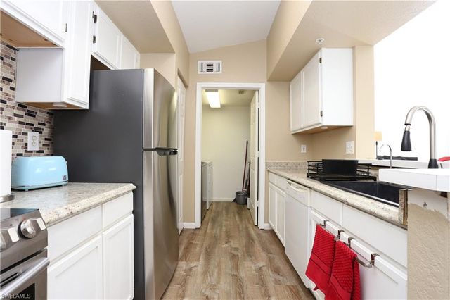 4650 Saint Croix LN # 731, Naples, FL 34109