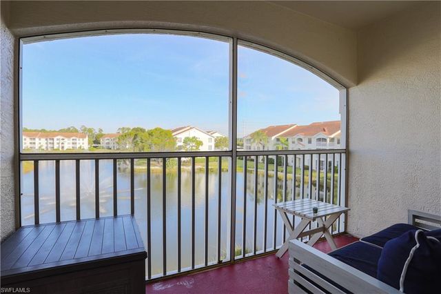 4650 Saint Croix LN # 731, Naples, FL 34109