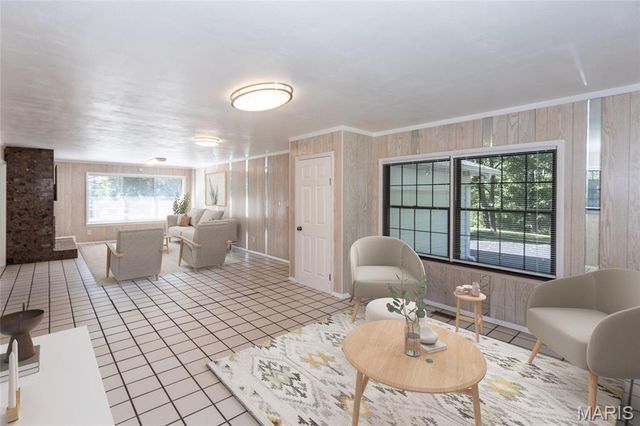 2 Creekside Lane, Creve Coeur, MO 63141