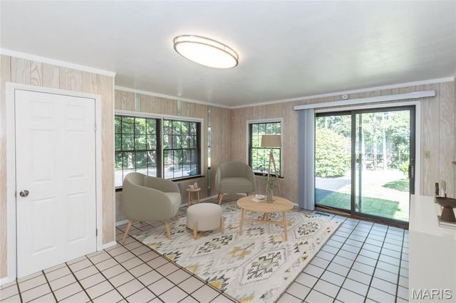 2 Creekside Lane, Creve Coeur, MO 63141