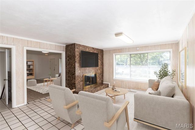 2 Creekside Lane, Creve Coeur, MO 63141